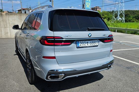 BMW X7 xDrive 40i M Sport 6STR — пробег 15 700 км — фото 3 из 5