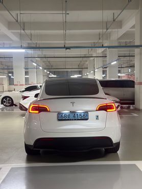 Tesla Model Y RWD — пробег 59 927 км — фото 4 из 5
