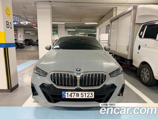 BMW 5-Series 523d M Sport — пробег 4 900 км — фото 1 из 5