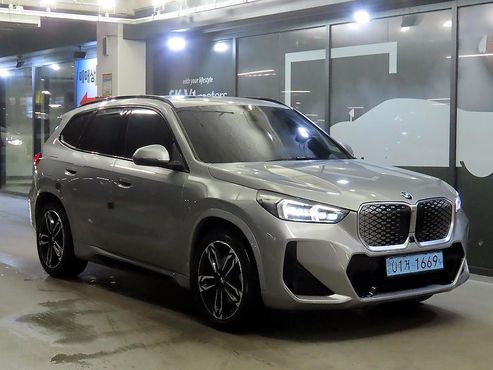 BMW iX1 xDrive 30 M Sport — пробег 5 113 км — фото 1 из 5