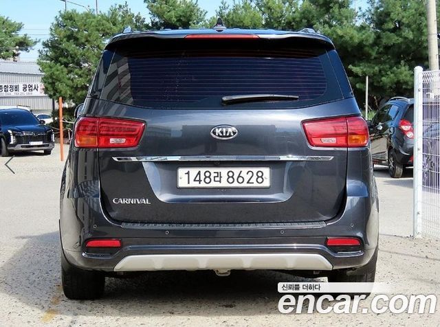 Kia Carnival из Кореи Encar
