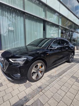 Audi e-tron 55 Quattro Sportback — пробег 37 000 км — фото 2 из 5