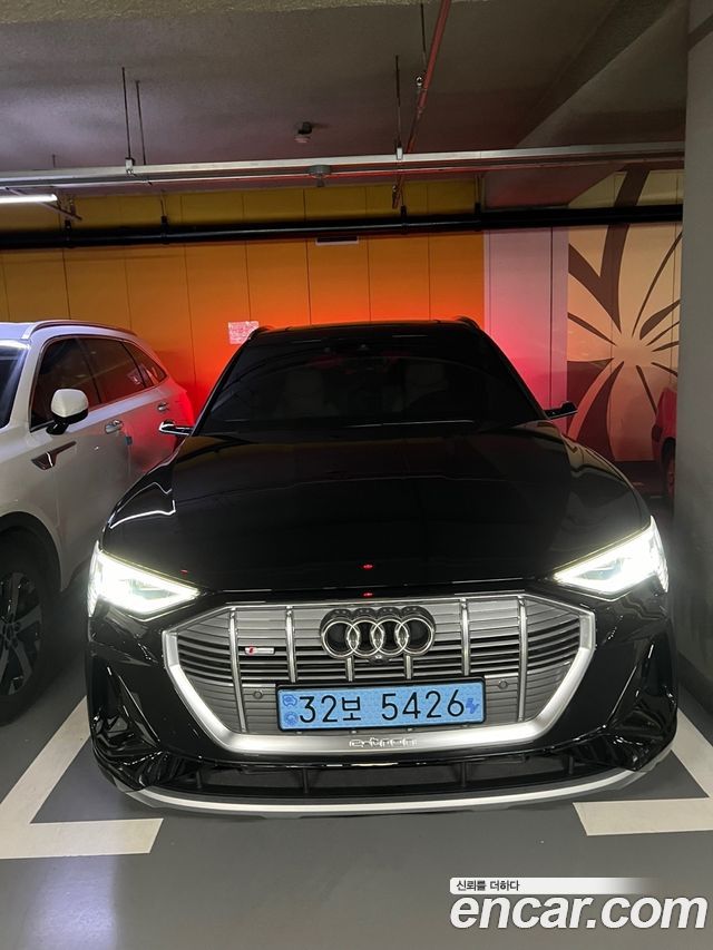 Audi e-tron 55 Quattro Sportback — пробег 37 000 км — фото 3 из 5