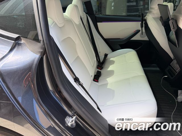 Tesla Model 3 RWD — пробег 17 000 км — фото 4 из 5