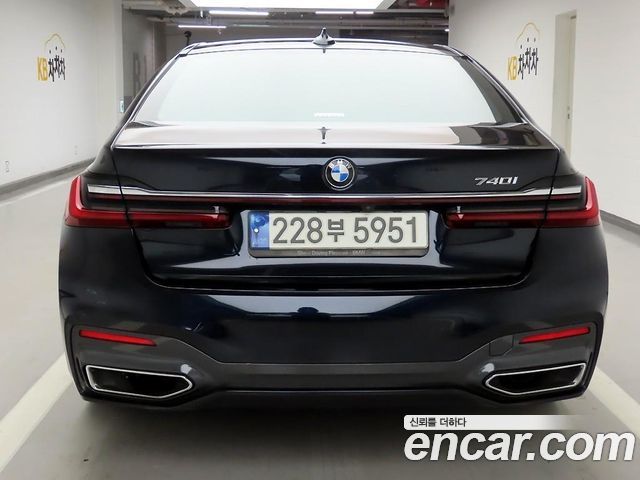 BMW 7-Series 740i M Sport — пробег 142 978 км — фото 4 из 5