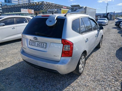 Kia Carens LPI 2.0 GLX Deluxe — пробег 295 948 км — фото 5 из 5