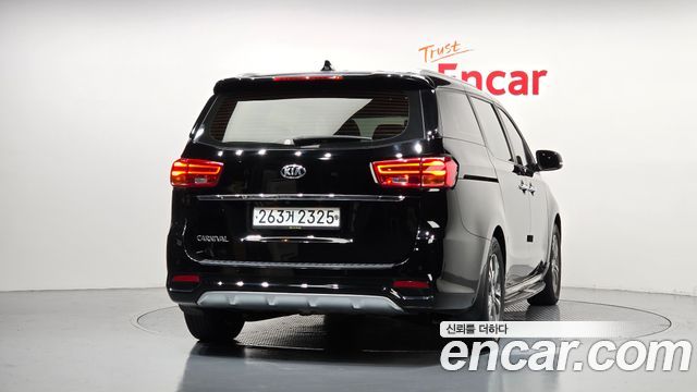 Kia Carnival из Кореи Encar