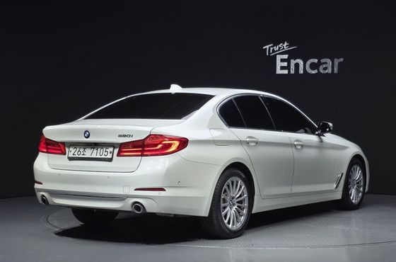 BMW 5-Series 520i Luxury — пробег 87 520 км — фото 2 из 5