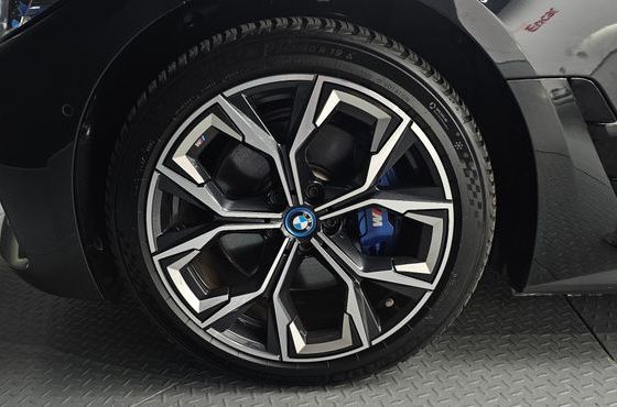 BMW i4 eDrive40 M Sports Pro — пробег 42 431 км — фото 5 из 5