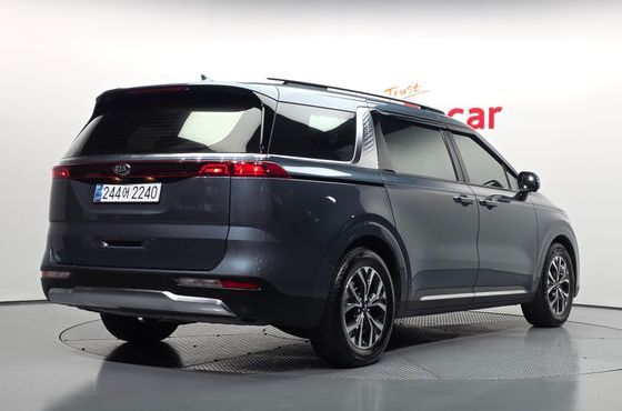 Kia Carnival Diesel 9-Seater Signature — пробег 68 165 км — фото 2 из 5