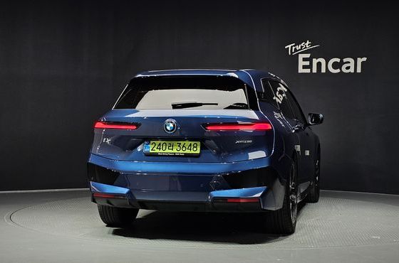BMW iX xDrive50 Sports Plus — пробег 137 526 км — фото 4 из 5