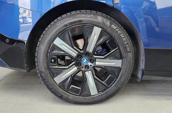 BMW iX xDrive50 Sports Plus — пробег 137 526 км — фото 5 из 5