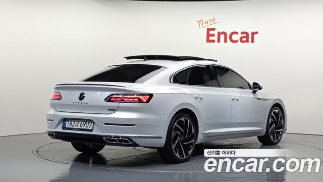 Volkswagen Arteon 2.0 TDI R-LIINE 4Motion — пробег 77 742 км — фото 2 из 5