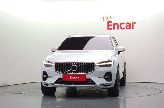 Volvo XC60 T8 Ultimate Bright — пробег 67 181 км — фото 3 из 5