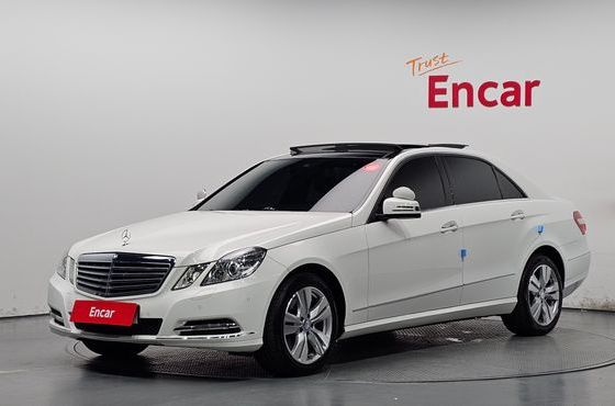 Mercedes-Benz E-Class E300 Elegance — пробег 56 819 км — фото 1 из 5