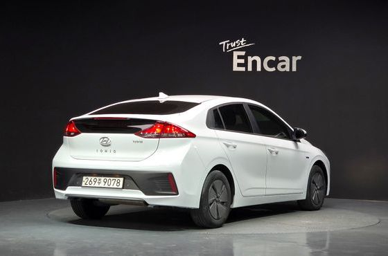 Hyundai Ioniq 1.6 HEV I — пробег 168 693 км — фото 2 из 5