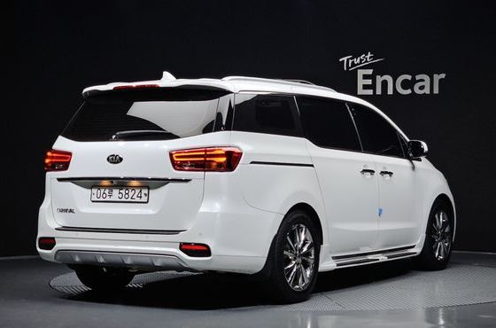 Kia Carnival 9-Seater Noblesse Special — пробег 146 961 км — фото 2 из 5