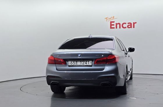 BMW 5-Series 520d xDrive M Sport Package Plus — пробег 222 220 км — фото 4 из 5