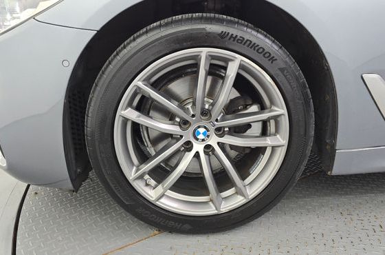 BMW 5-Series 520d xDrive M Sport Package Plus — пробег 222 220 км — фото 5 из 5