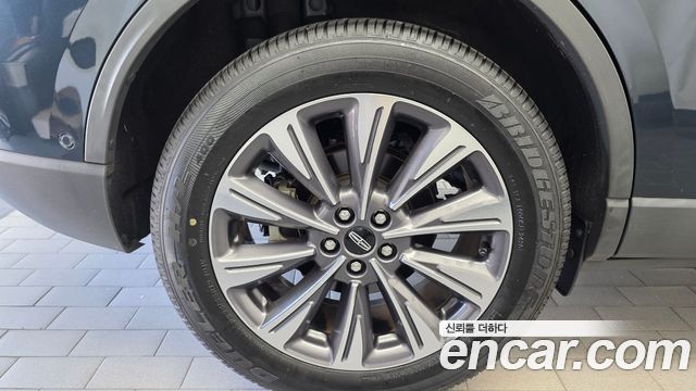 Lincoln Corsair 2.0 Reserve AWD — пробег 50 399 км — фото 5 из 5