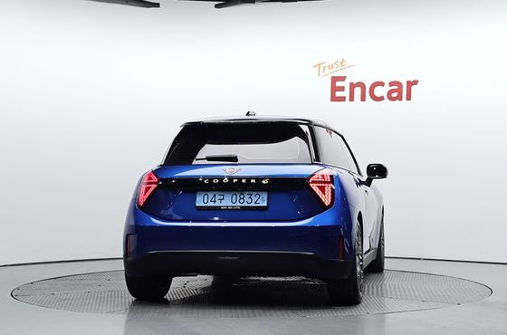 Mini Cooper SE Favoured — пробег 5 895 км — фото 4 из 5