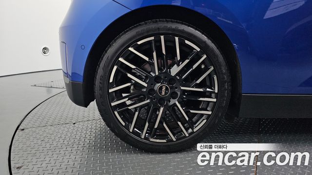 Mini Cooper SE Favoured — пробег 5 895 км — фото 5 из 5