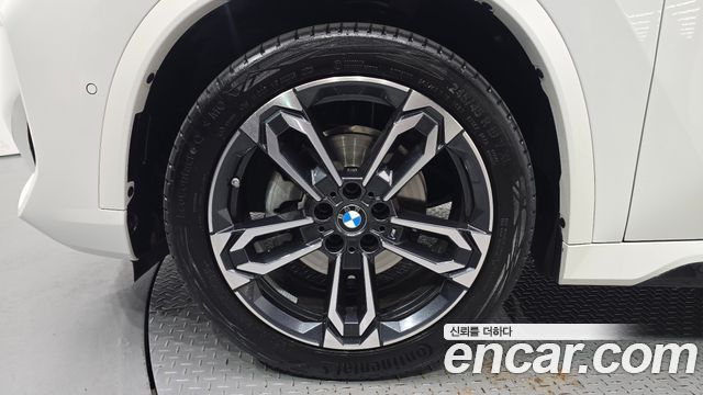 BMW X1 xDrive 20i M Sport — пробег 11 823 км — фото 5 из 5