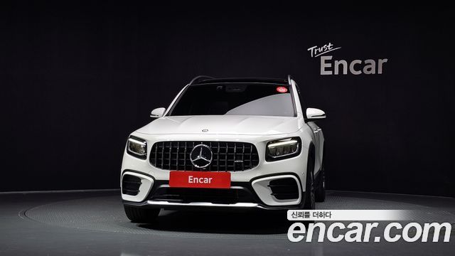 Mercedes-Benz GLB-Class AMG GLB35 4MATIC — пробег 10 310 км — фото 3 из 5
