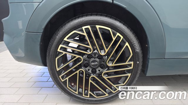 Mini Clubman Untold Edition 2nd Gen — пробег 42 342 км — фото 5 из 5