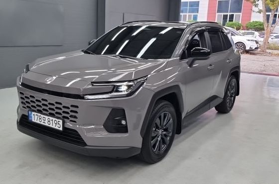 Toyota RAV4 2.5 HEV 2WD XLE — пробег 3 045 км — фото 2 из 5