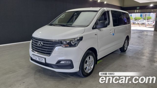 Hyundai Starex 4WD Wagon 12-Seater Smart — пробег 53 783 км — фото 2 из 5