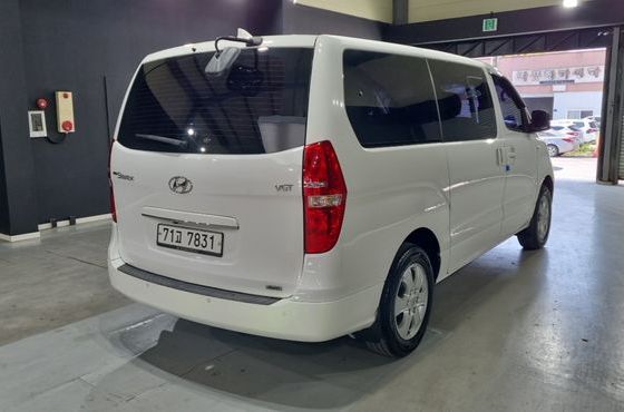 Hyundai Starex 4WD Wagon 12-Seater Smart — пробег 53 783 км — фото 3 из 5
