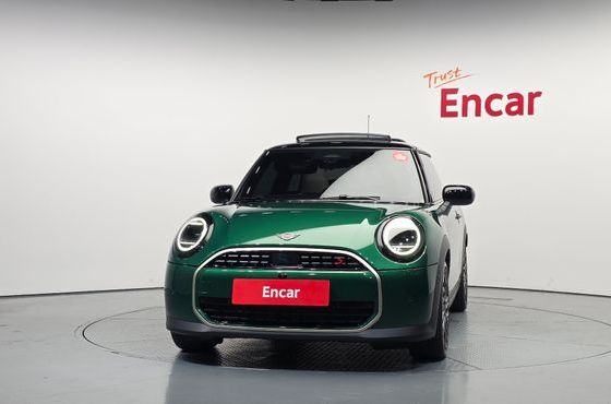 Mini Cooper Favoured — пробег 4 756 км — фото 3 из 5