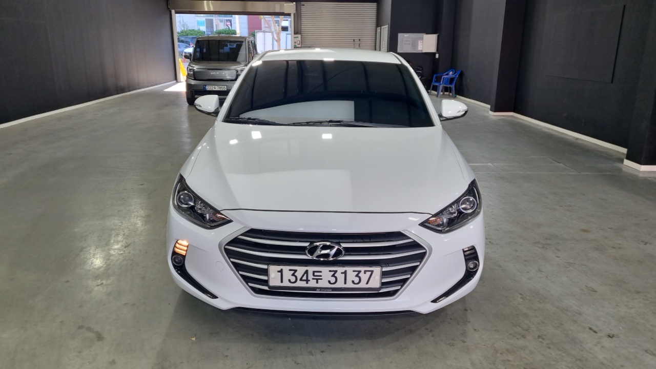 Hyundai AVANTE 1.6 LPI Smart (Rental Car) — пробег 120 000 км — фото 3 из 5