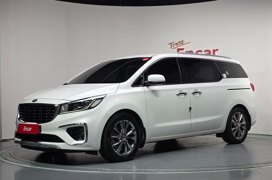 Kia Carnival 9-Seater Prstige — пробег 137 021 км — фото 1 из 5