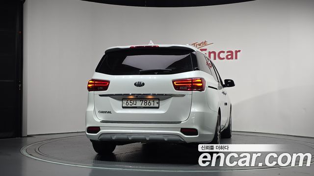 Kia Carnival из Кореи Encar