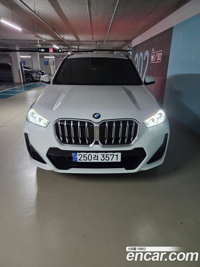 BMW X1 sDrive 20i M Sport — пробег 9 870 км — фото 1 из 5