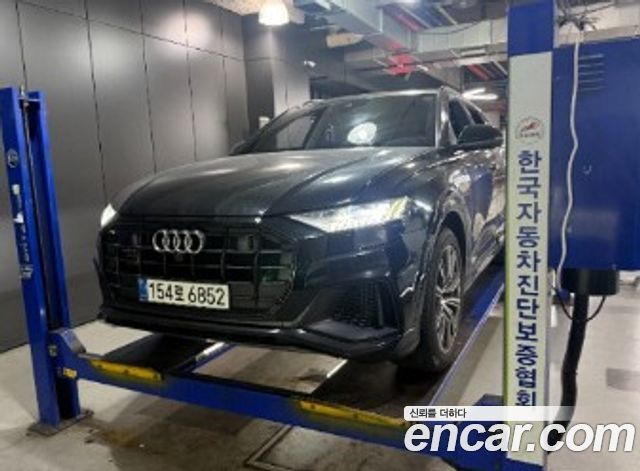 Audi Q8 55 TFSI Quattro Premium — пробег 96 429 км — фото 1 из 2