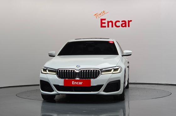 BMW 5-Series 530e M Sport — пробег 83 120 км — фото 3 из 5