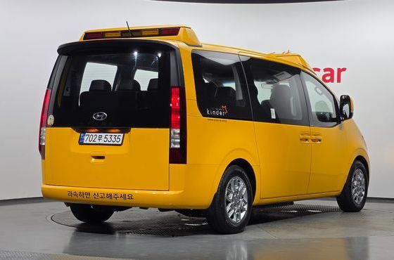 Hyundai Staria L3.5 Kinder Safety Car 11-Seater — пробег 52 448 км — фото 2 из 5