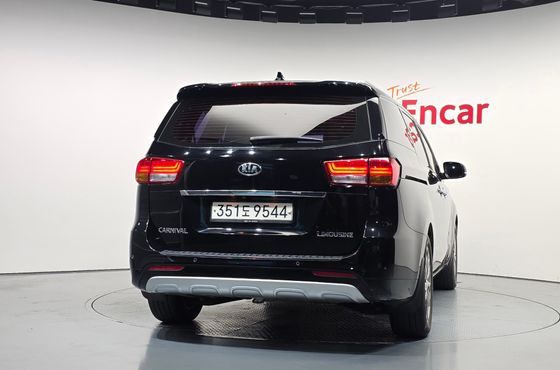 Kia Carnival 7-seater Limousine VIP — пробег 149 590 км — фото 4 из 5