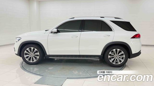 Mercedes-Benz GLE-Class GLE300d 4MATIC — пробег 56 354 км — фото 2 из 5