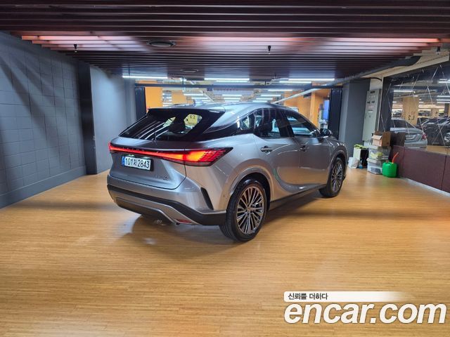 Lexus RX Luxury — пробег 3 336 км — фото 2 из 5
