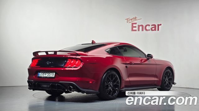 Ford Mustang Coupe — пробег 79 397 км — фото 2 из 5