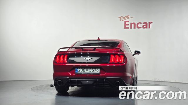 Ford Mustang Coupe — пробег 79 397 км — фото 4 из 5