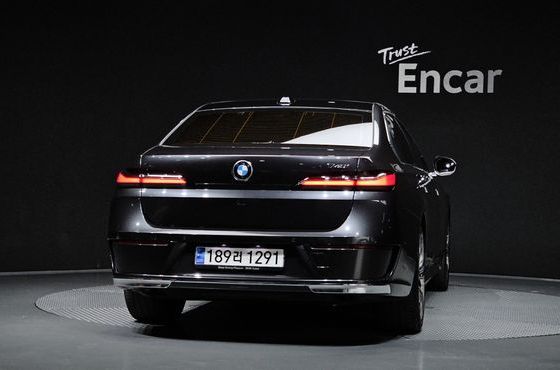 BMW 7-Series 740i sDrive Design Pure Excellence — пробег 100 656 км — фото 4 из 5