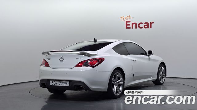 Hyundai Genesis из Кореи Encar