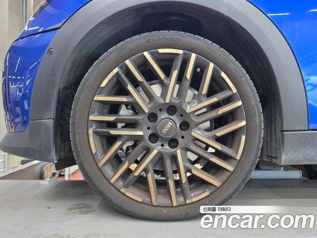 Mini Cooper 5 Door Favoured — пробег 10 139 км — фото 5 из 5