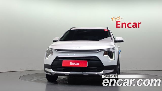 Kia Niro Prestige — пробег 1 660 км — фото 3 из 5