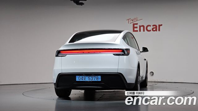 Tesla Model Y Premium RWD — пробег 11 км — фото 4 из 5